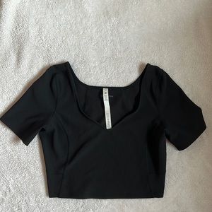 Lululemon Like New - Allign Short Sleeve Crop